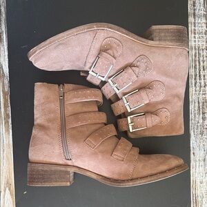 Stylish Brown leather Combat Boots. Size 8